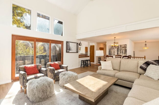 Photo - 7430 S Wasatch Blvd Unidad SI ID1597569P