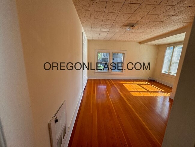 Photo - Campus area second floor studio apartment Unit 542 E 12th ave Apt 4
