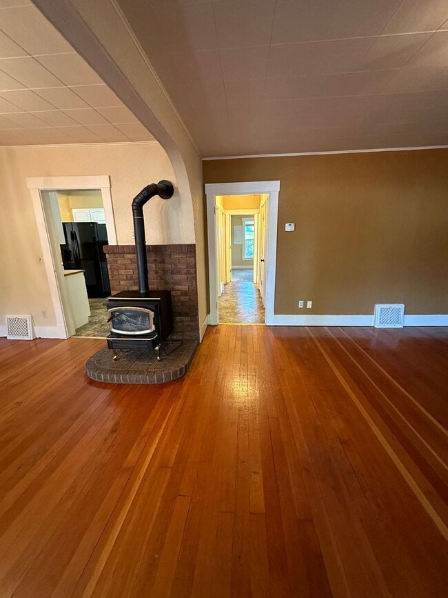 Photo - Charming 3 bed 2 bath home in Rexburg, close to campus!