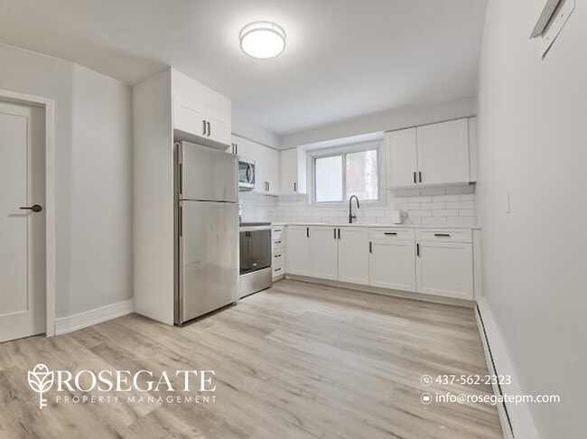 Photo - Spacious 3-Bedroom Apartment with Balcony – Pet Friendly – Utilities Included – Kitchener Unité 2