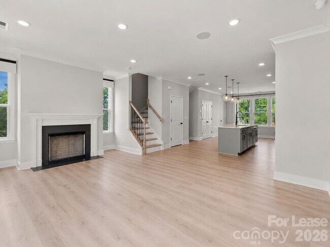 Photo - 5029 Westmead Ln