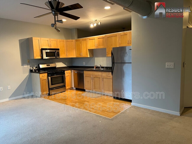 Photo - 2080 N Commerce St Unidad 204