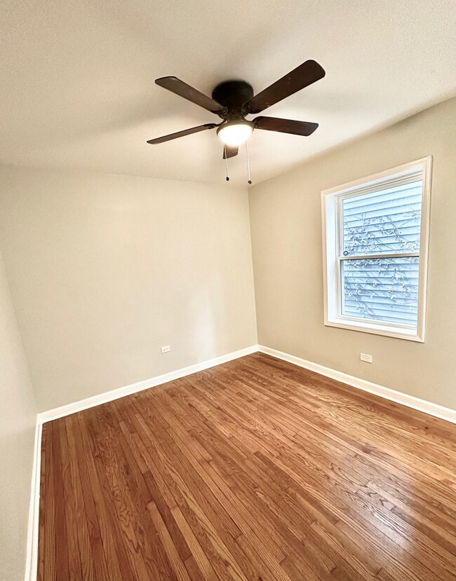 8837 S Wallace St Unit 2 - $600