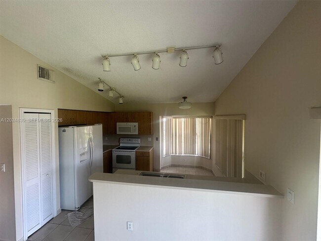 Photo - 16280 SW 77th Terrace