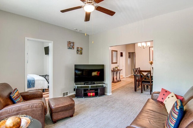 Photo - 7353 S Kenwood Ave Unit ID1306926P