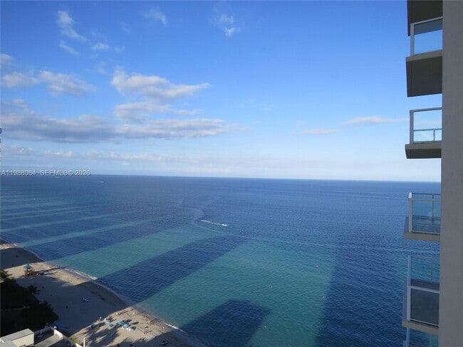 Building Photo - 16699 Collins Ave Unit 2404