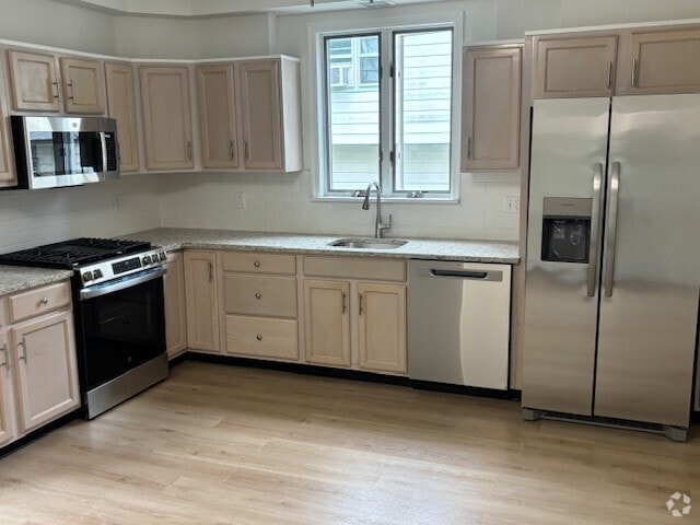 Building Photo - 24 Oakwood Ave. Rental