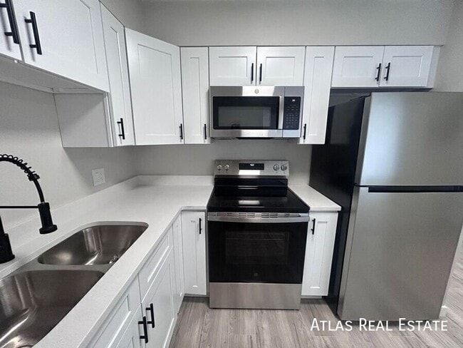 Photo - 551 S Fairfax St Unit 304