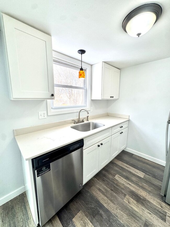 Photo - COMPLETELY REMODELED THREE BEDROOM Twin