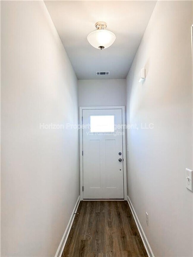 Photo - 6320 Pine St