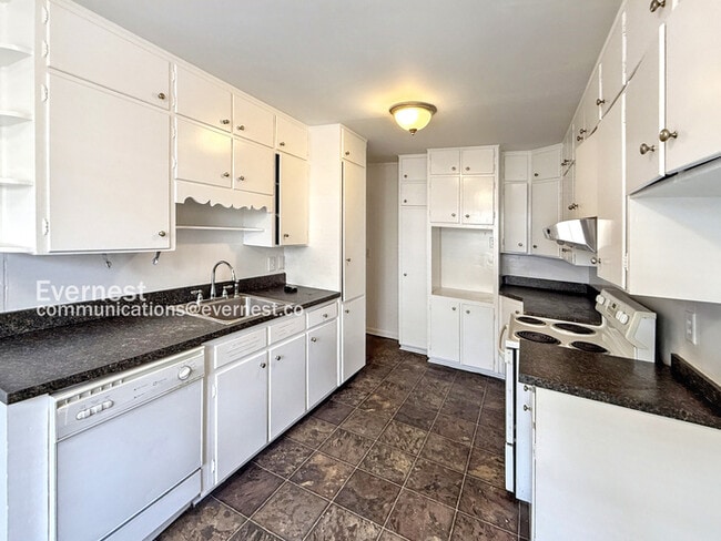 Photo - 8047 2nd Ave S