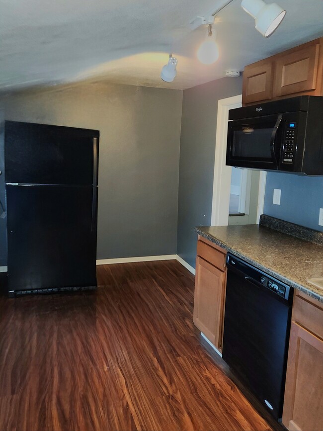 Photo - 1622 Ferry St