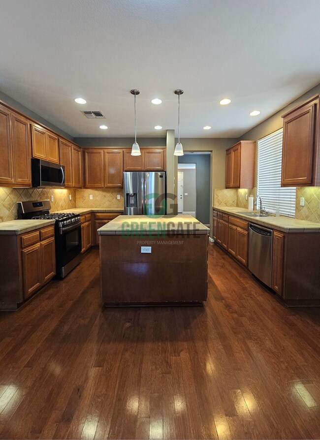 2Story Home Available NOW in Lat... Casas en Alquiler Lathrop, CA