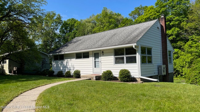 Building Photo - 12 Duzine Rd