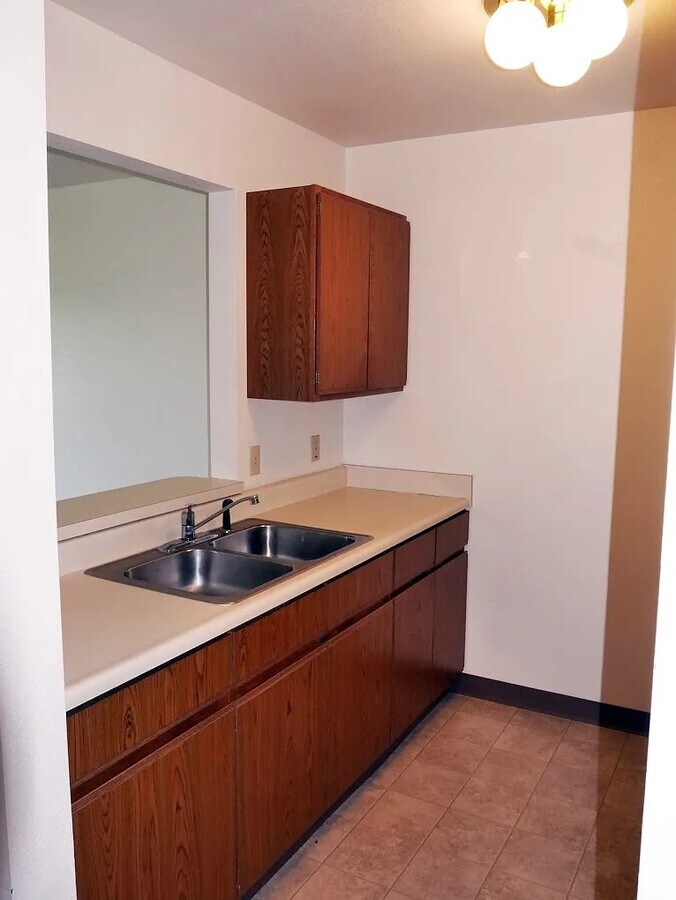 Photo - 6776 State St