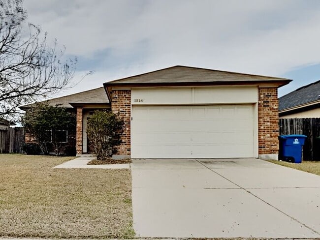 Building Photo - No Application Fees* Rental