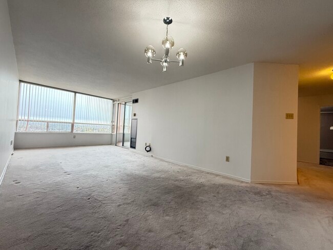 Photo - Suite 1103-330 Alton Towers Circle Toronto Ontario M1V 5H3 Unit 1103