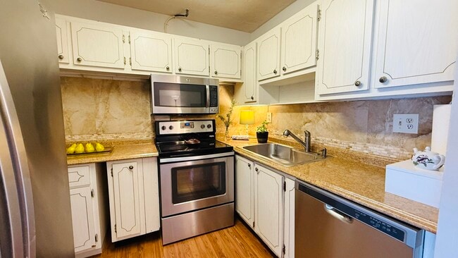 Photo - 2102 Lake Osborne Dr Unit 17