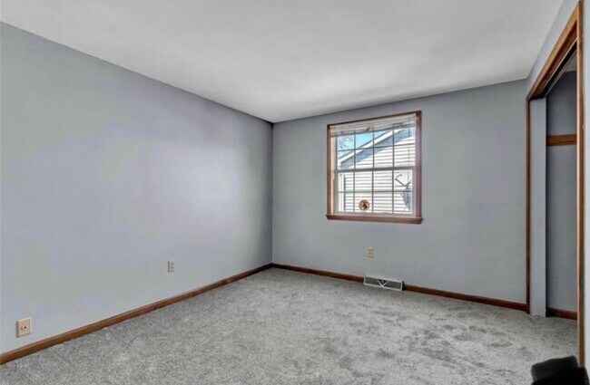 Photo - 26 Rushford Ln