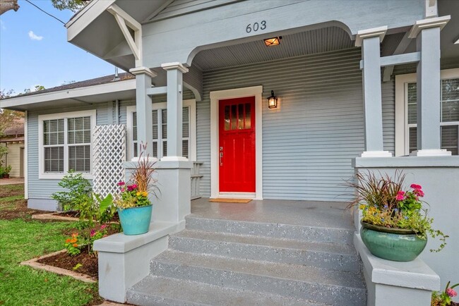 Photo - 603 Crockett St