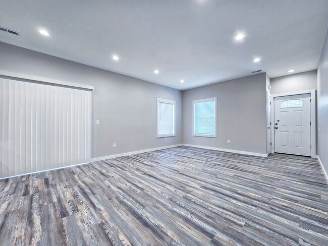 Photo - 3 Bed & 2 Full Bath Ranch Home in South Euclid for Rent!