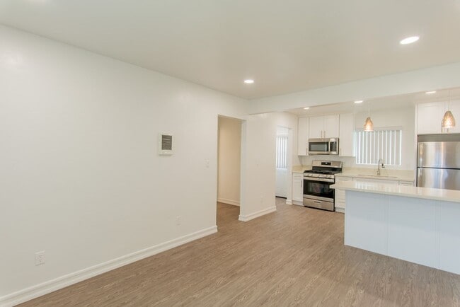 Photo - 462 Davidson St Unit B