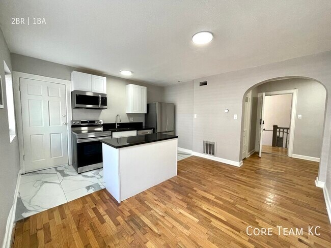 Photo - 1114 W 45th St Unidad 1114-2