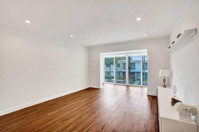 Photo - 6289 Bay Club Dr