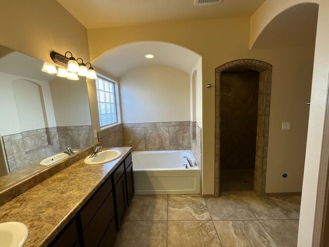 Photo - Beautiful Home Located in the Heart of growing Las Cruces