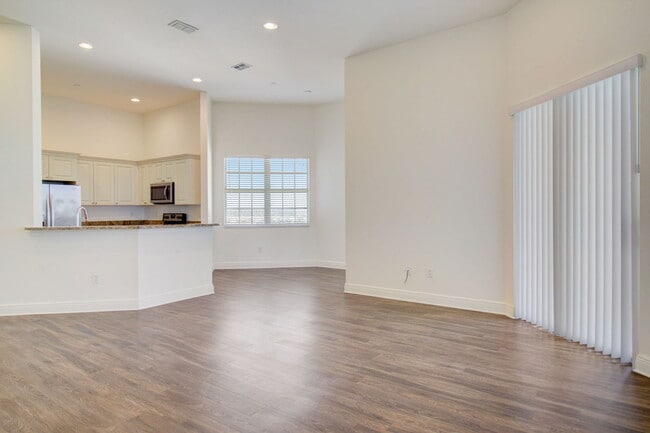 Aberdeen - Spacious open concept living area