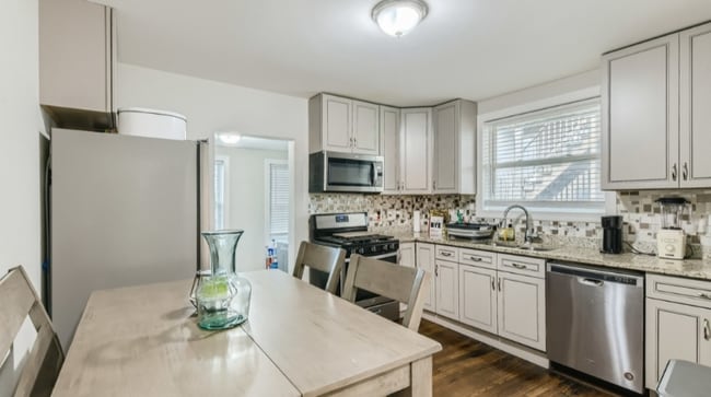 Photo - 125 S 6th Ave Unidad 2