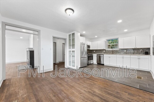 Photo - 3694 Grandy Ave