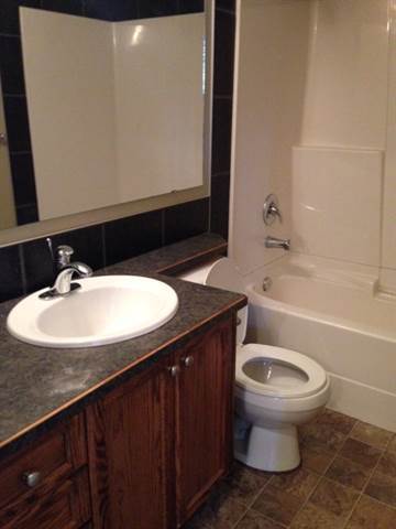 Photo - 8917-8972 72 Ave Unité A