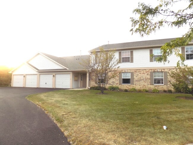 Building Photo - 1303 N Red Oak Cir Rental