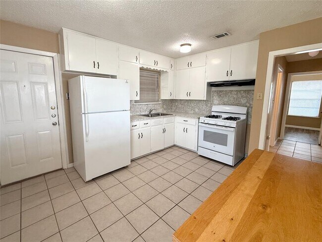 Photo - 3114 Hunt Trail