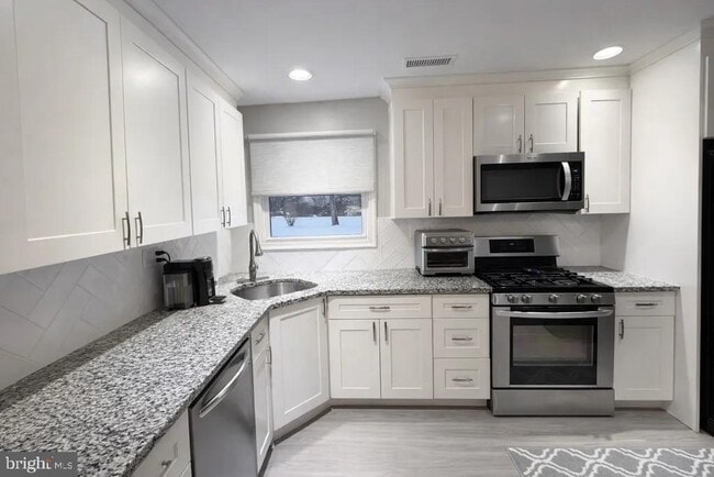 Photo - 1919 Creek Rd