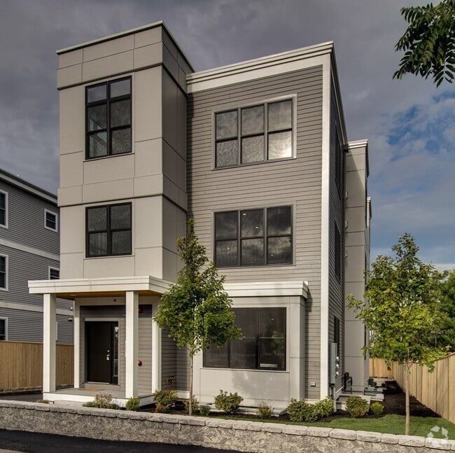 Building Photo - 46 Murdock St Unit 46C Rental