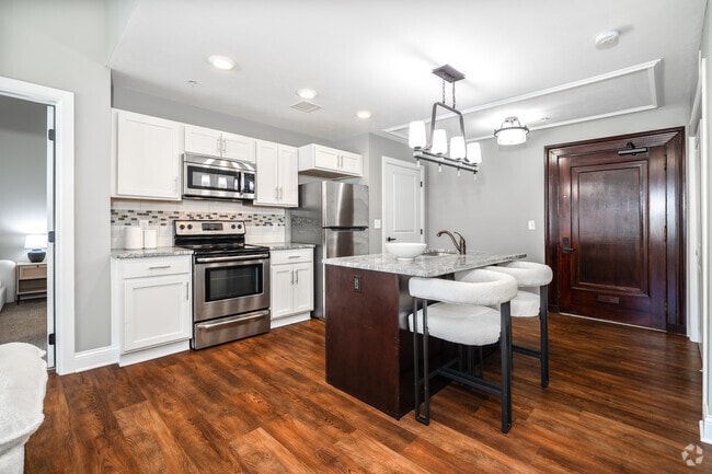 2BR, 2BA - 1,010SF - Style 14 - Dining Room - Residences at Leader