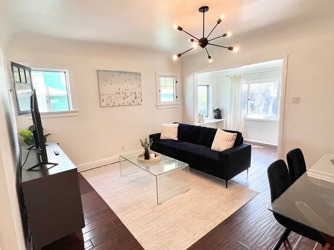 Photo - 7865 Willoughby Ave