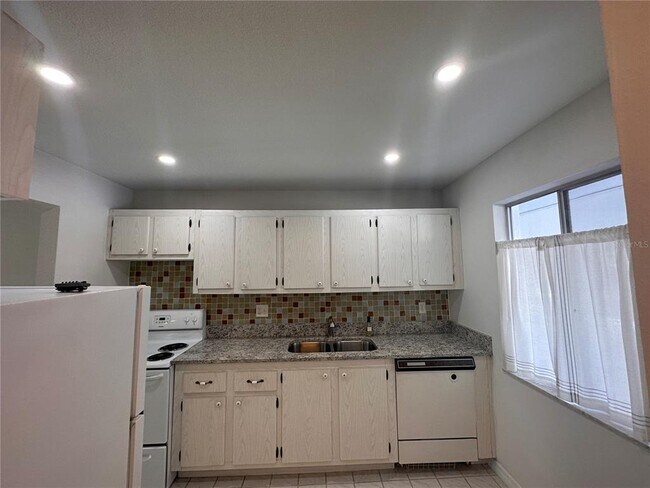 Photo - 2060 Marilyn St Unit 123
