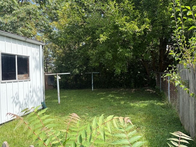Photo - 758 Gill Ave
