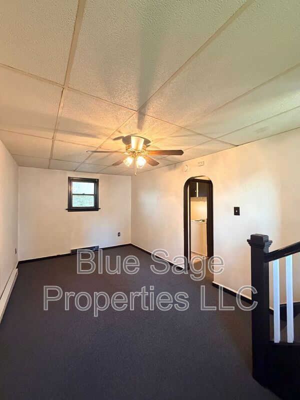 Photo - 621 W 7th St