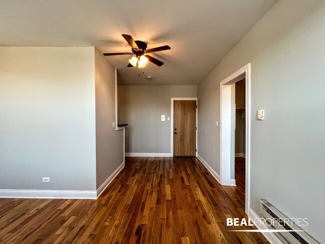 Photo - 818 W Diversey Pkwy Unit Studio