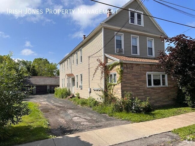 Building Photo - 11 Laverack Ave Unit Lower Rear Rental