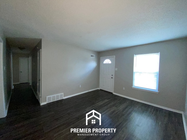 Photo - 6313 Leamont Dr