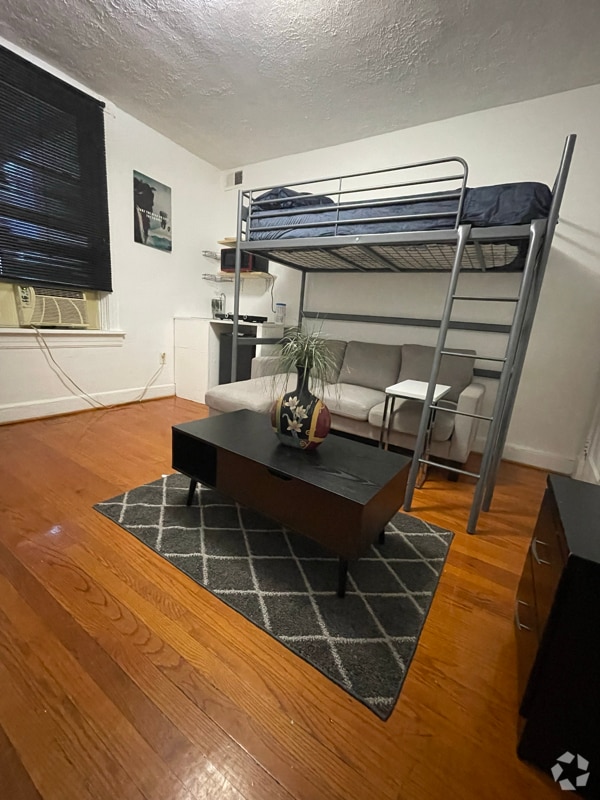 Building Photo - 3712 Parkside Dr Rental