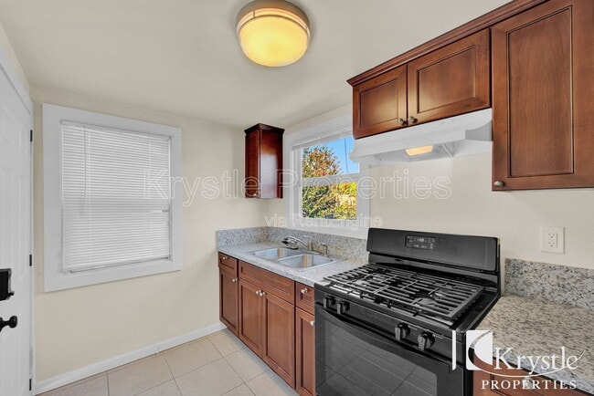 Photo - 1340 Farrell St