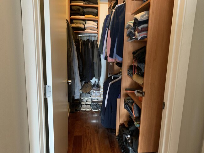 Photo - 651 N Milwaukee Ave