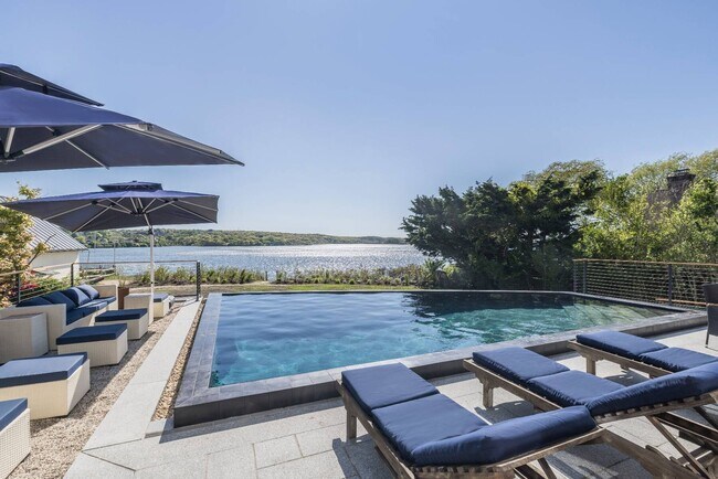 Photo - 137 S Edgemere St