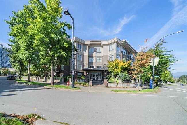 Building Photo - 13555 Gateway Dr